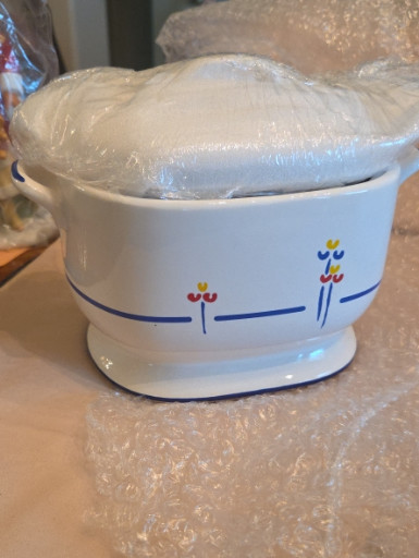 Ceramic soup tureen with lid and ladle by Riva Designs, Japan, featuring hand-painted tulip motif