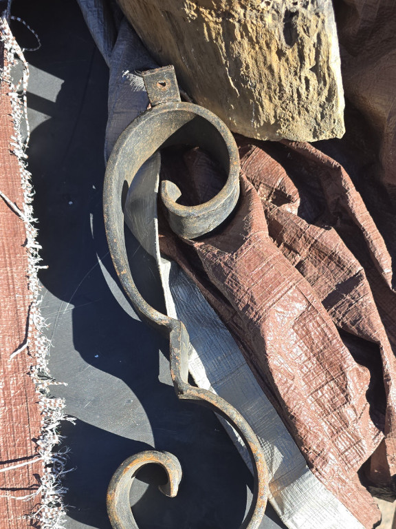 Wrought iron scroll brackets