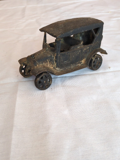 Cast iron toy car depicting a Ford Model T sedan, circa 1920s