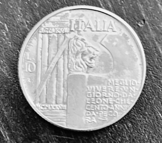 Moneta d'argento da 10 Lire italiana, commemorativa del 10° anniversario della fine della Prima Guerra Mondiale