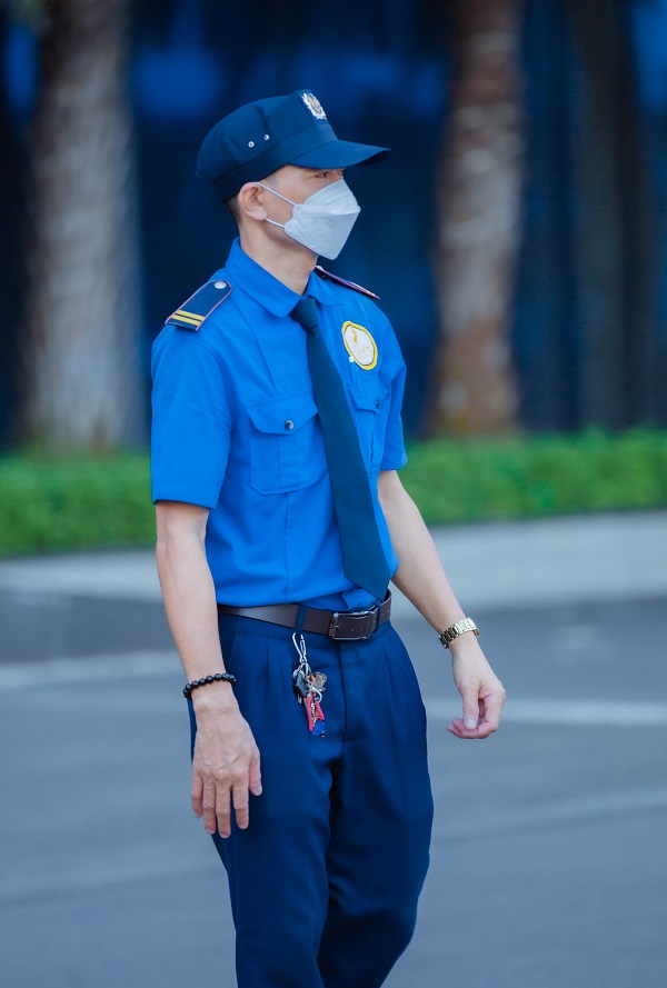 Trang phục bảo vệ chỉnh chu