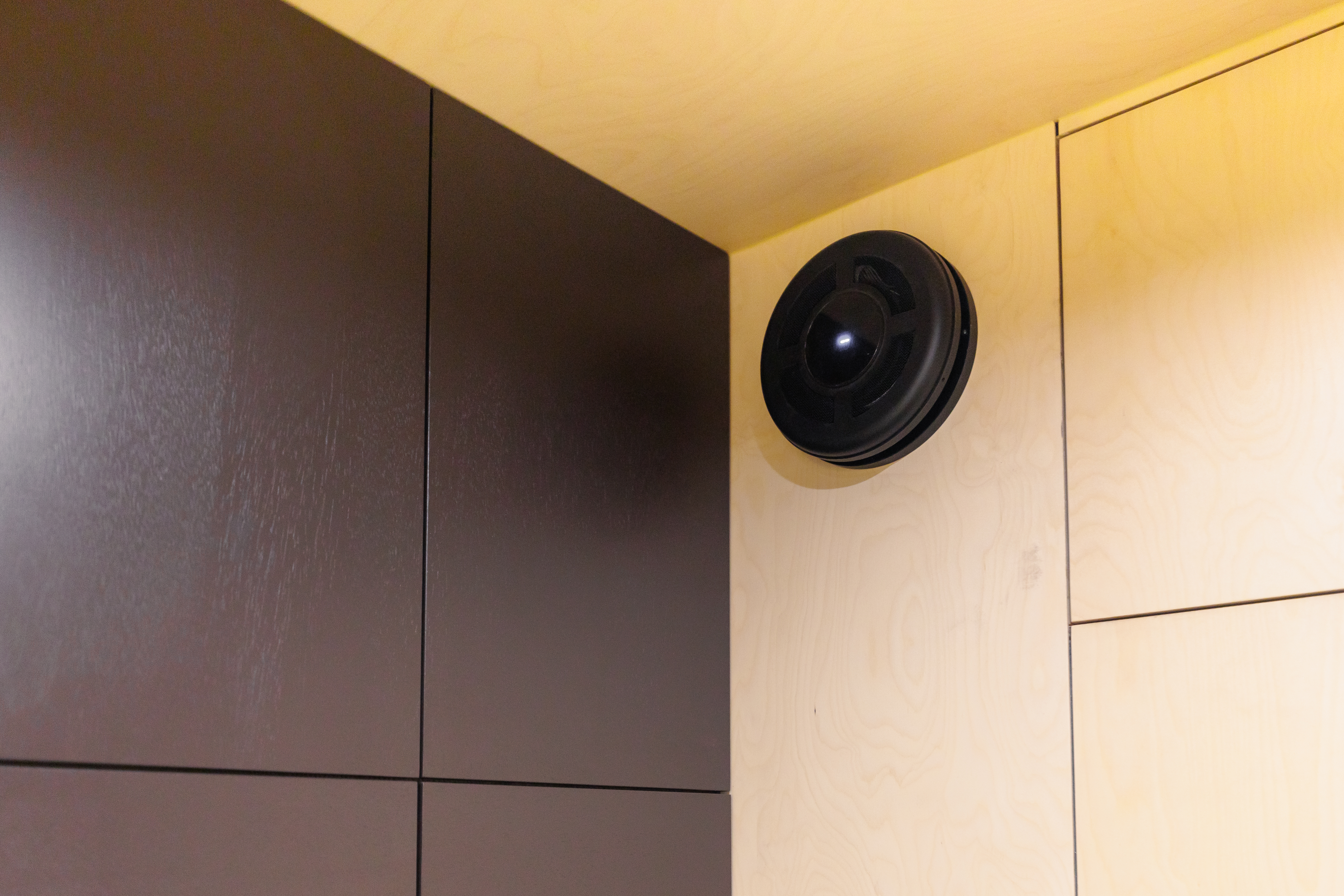 Model 2 Appliances & Details - Image 6