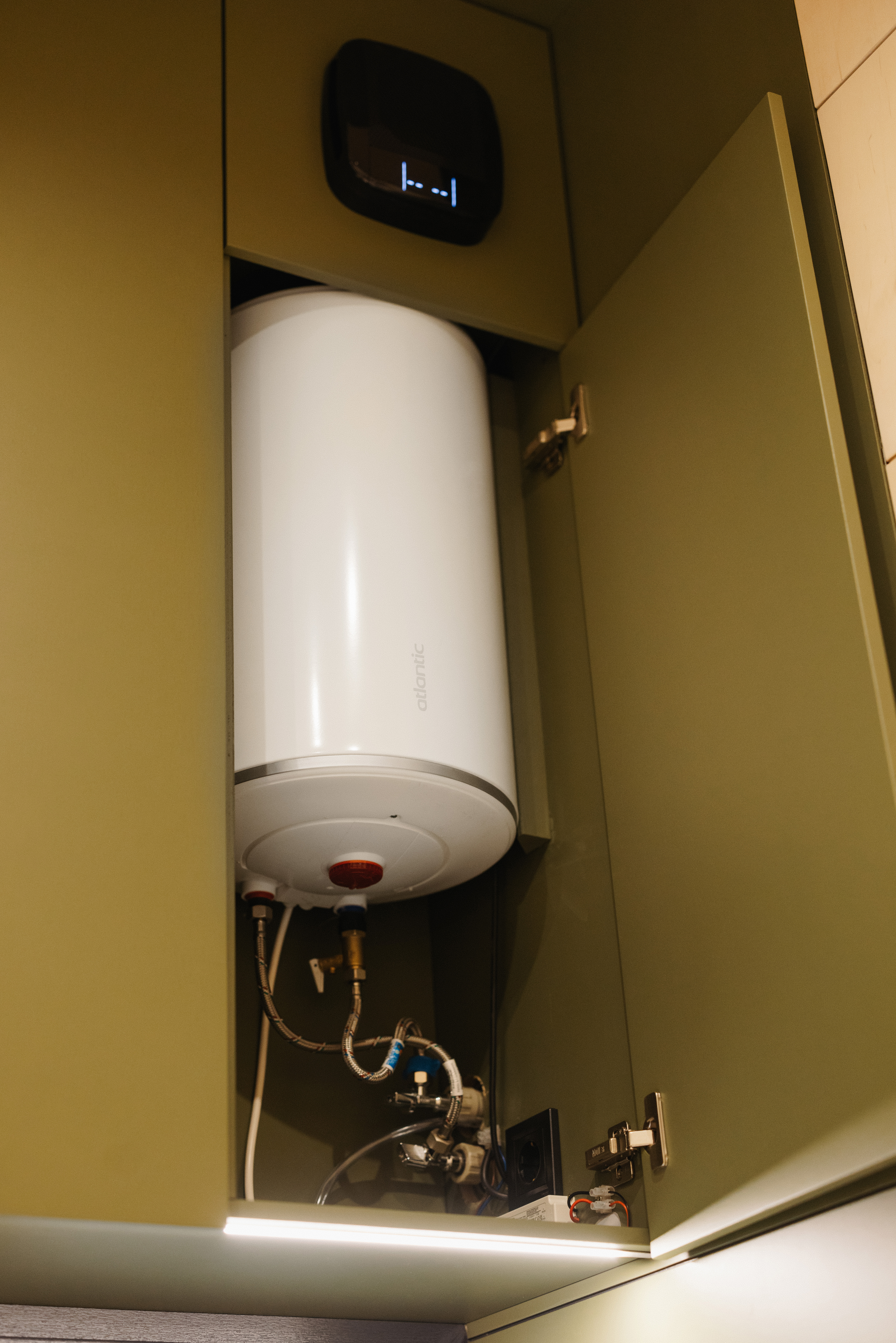 Model 2 Appliances & Details - Image 3