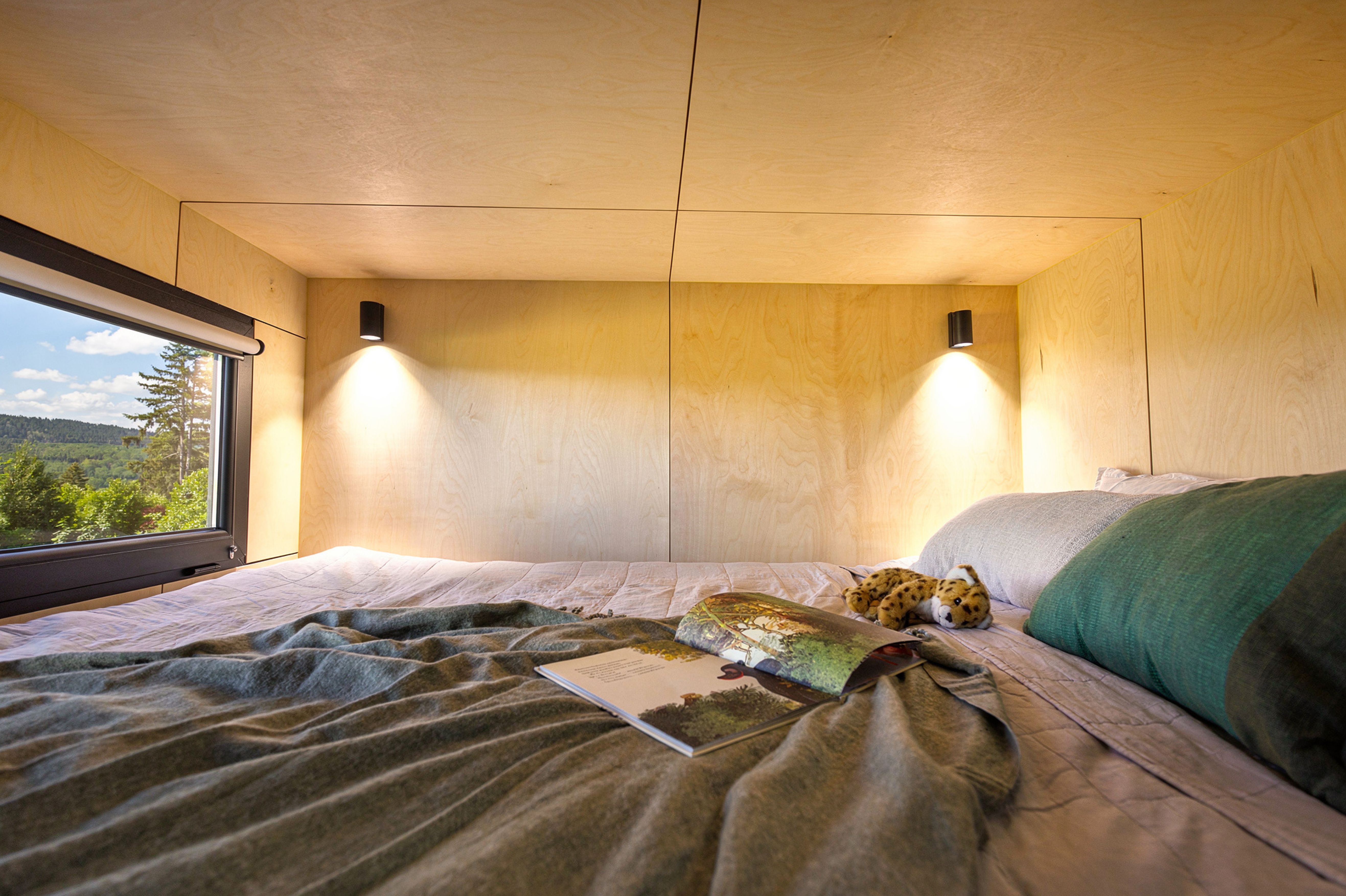 Model 2 Interior - Image 10