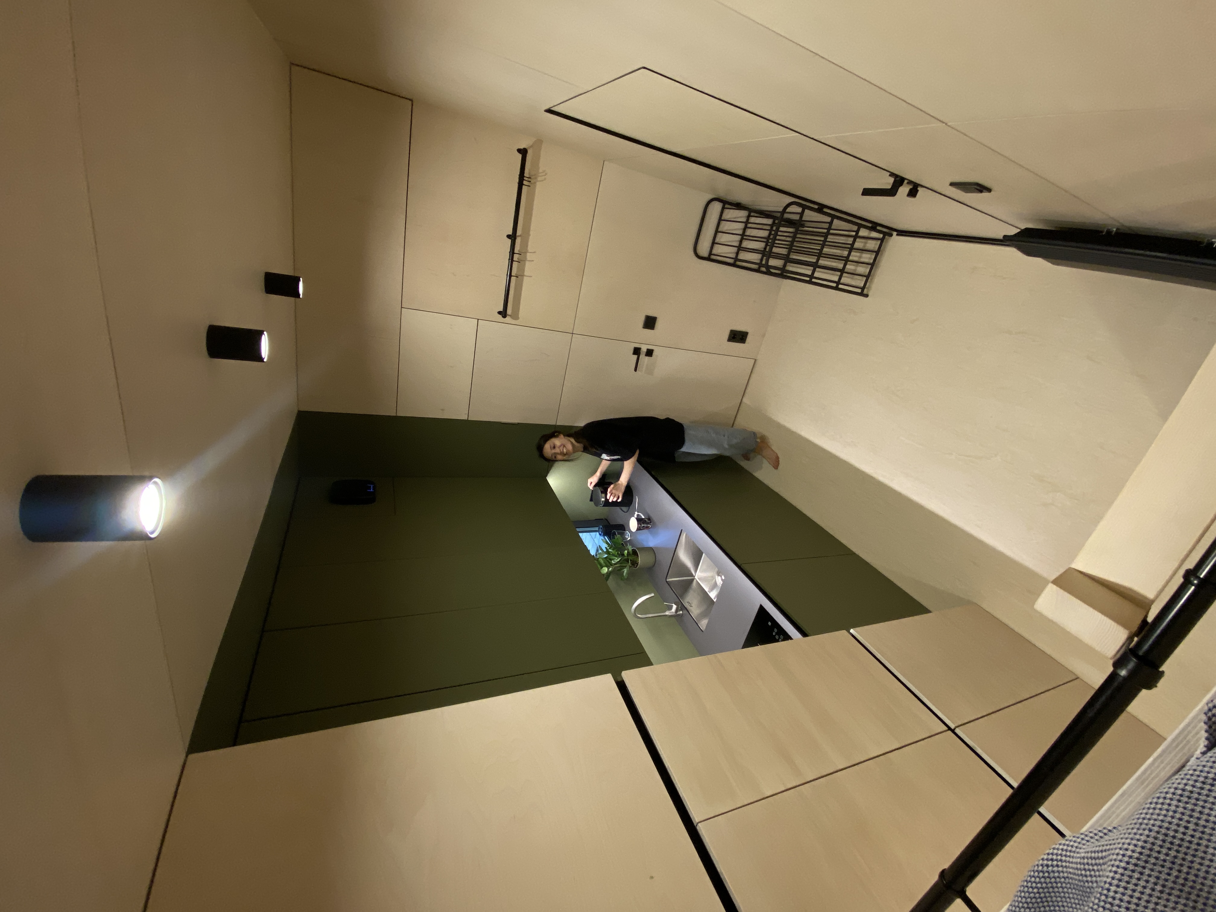 Model 2 Interior - Image 13
