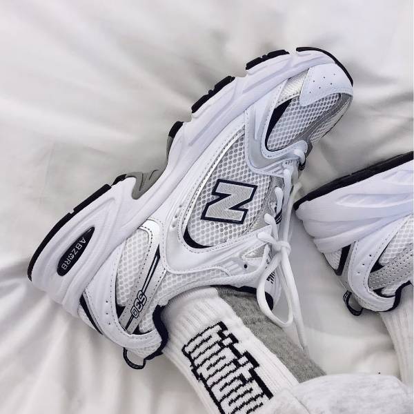 NEW BALANCE  

SIZE : 37-38-39-40-41-42