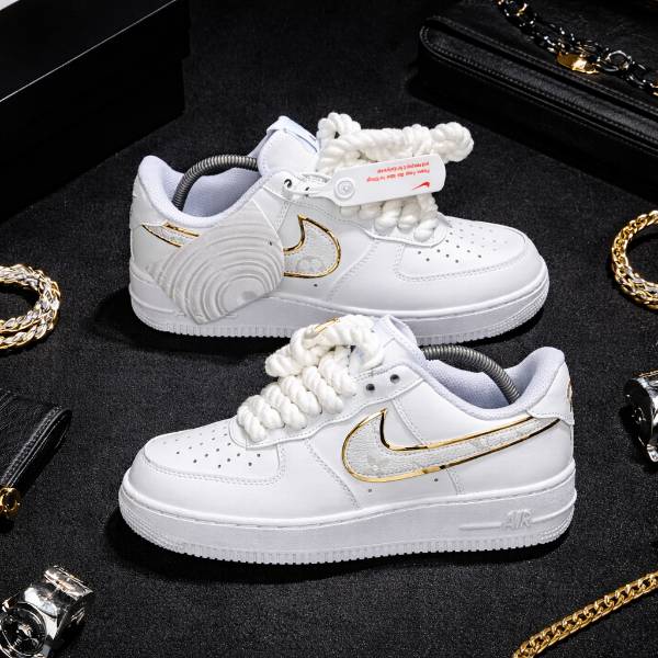 𝗔𝗶𝗿 𝗙𝗼𝗿𝗰𝗲 1 ✅

SIZE : 39-40-41-42-43-44...

#MunguMbele