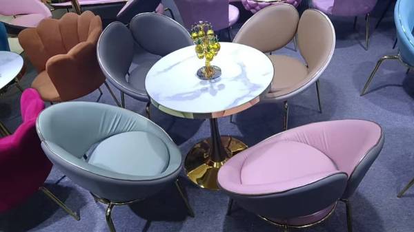 Salon luxe — Table marbre 
+ 4 fauteuils