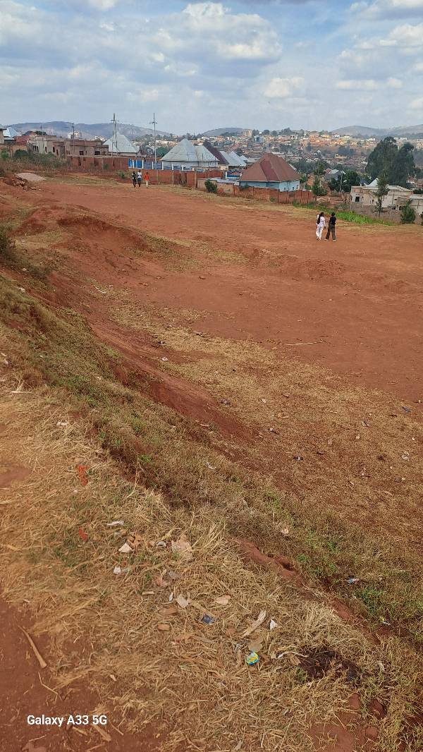 Gitega-karera, terrain à vendre 