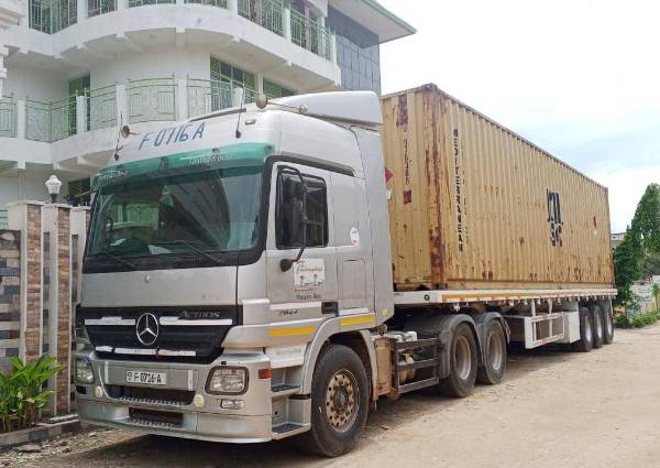 Izi actros uko muzibona imwimwe ishaka 350 millions ushaka utwarira rimwe kuri 650 millions