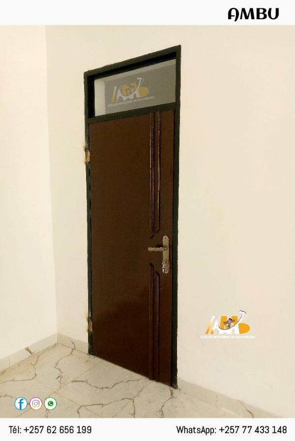 Une porte contre plaquet SIMPLE.