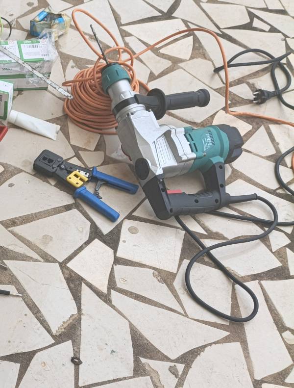 Foreuse-piqueuse professional : 1000W