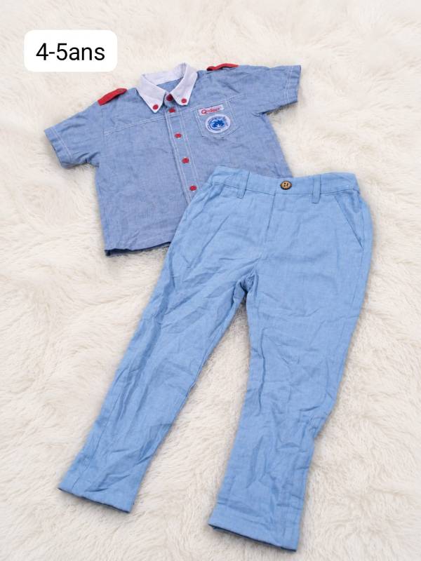 Complet chic pour petit garçon (friperie)
4-5 ans