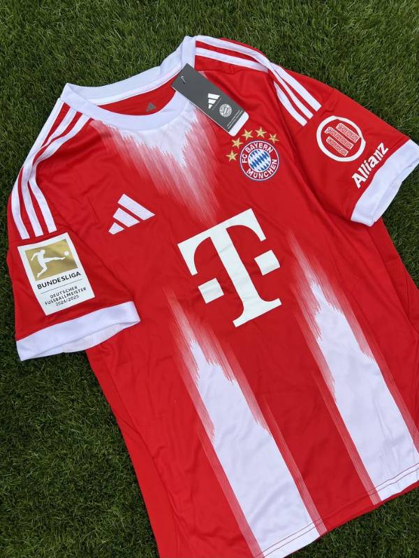 Jersey: Bayern münchen home kit✨️