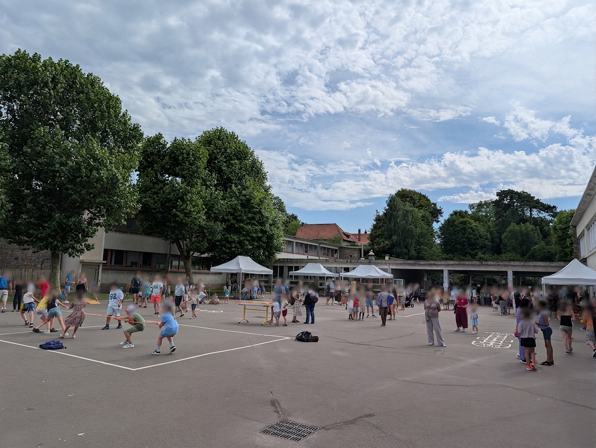 Jeux dans la cour pour la fête de l'école