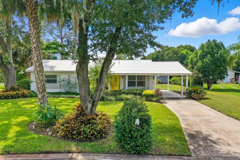 182 Lakeside Dr 002