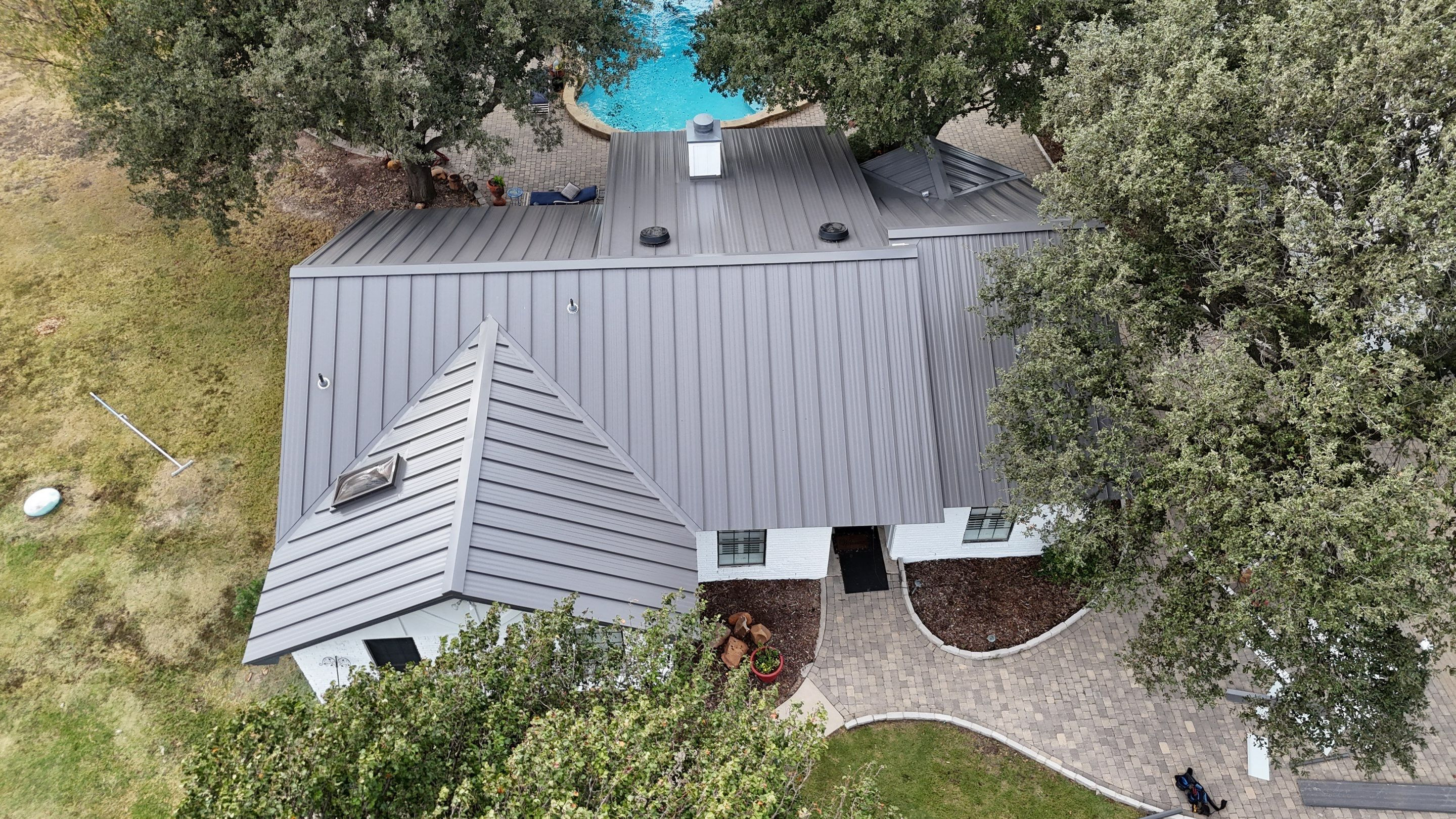 Metal Roofing - Professional metal roofing installation and maintenance for commercial buildings in DFW