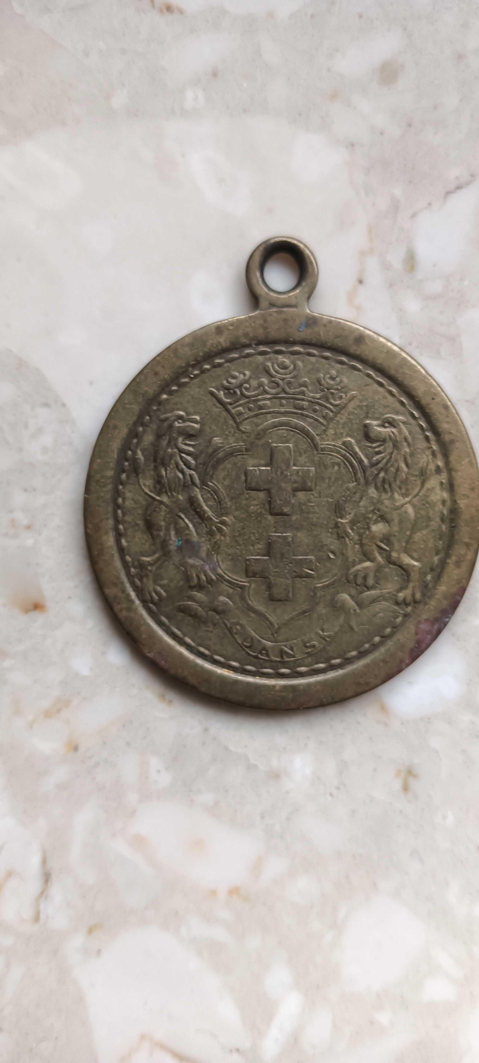 Brelok? Medal?