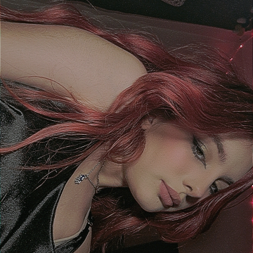 Chloe B