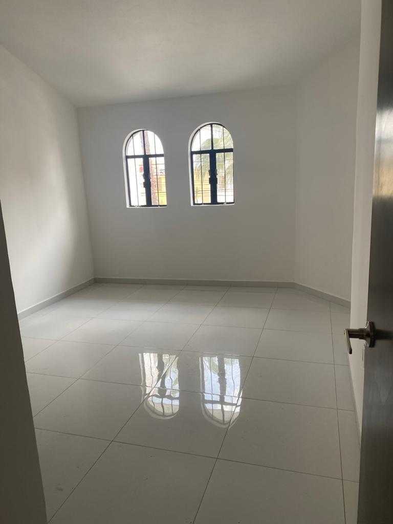 Casa en venta en Milán 2743, Guadalajara: 1 habitación, 1 baño, sin estacionamiento, 250 m² de construcción.