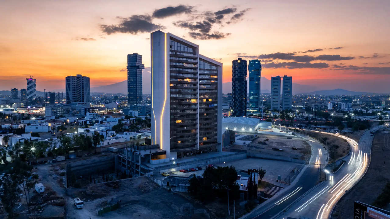 Vive en las alturas con lujo y exclusividad en Torre SADRO – Piso 17