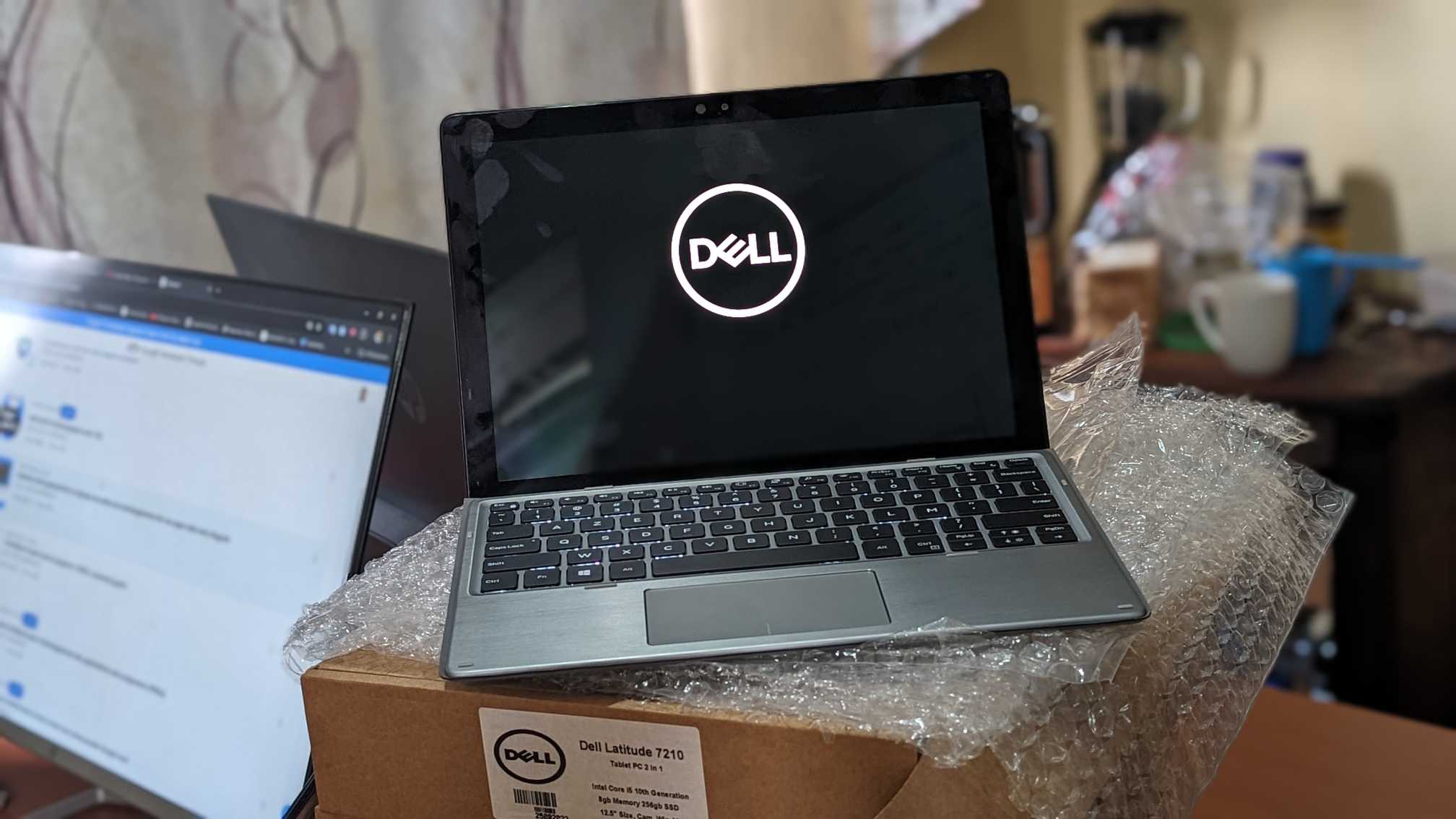 Dell Latitude 7210