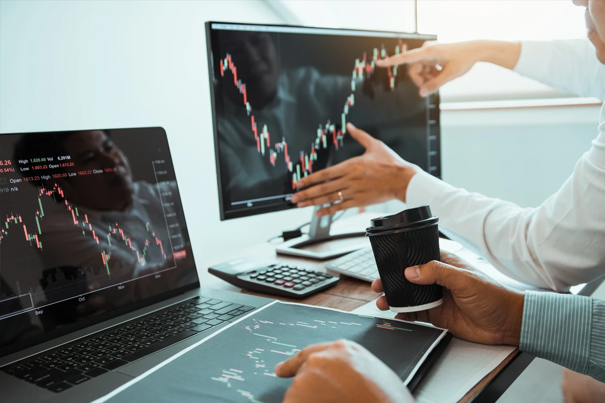 Exploring the Investment Benefits of Low-Fee Index Funds Over Mutual Funds