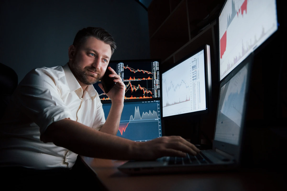 "Become A Day Trader & Quit Your 9-5" : The Fantasy That Could Wreck Your Future