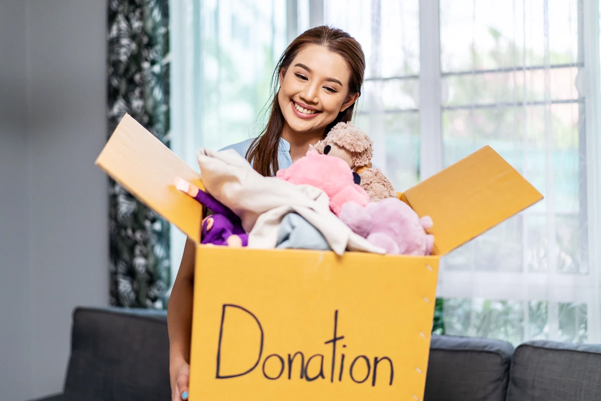 Charitable donation process with estate planning documents