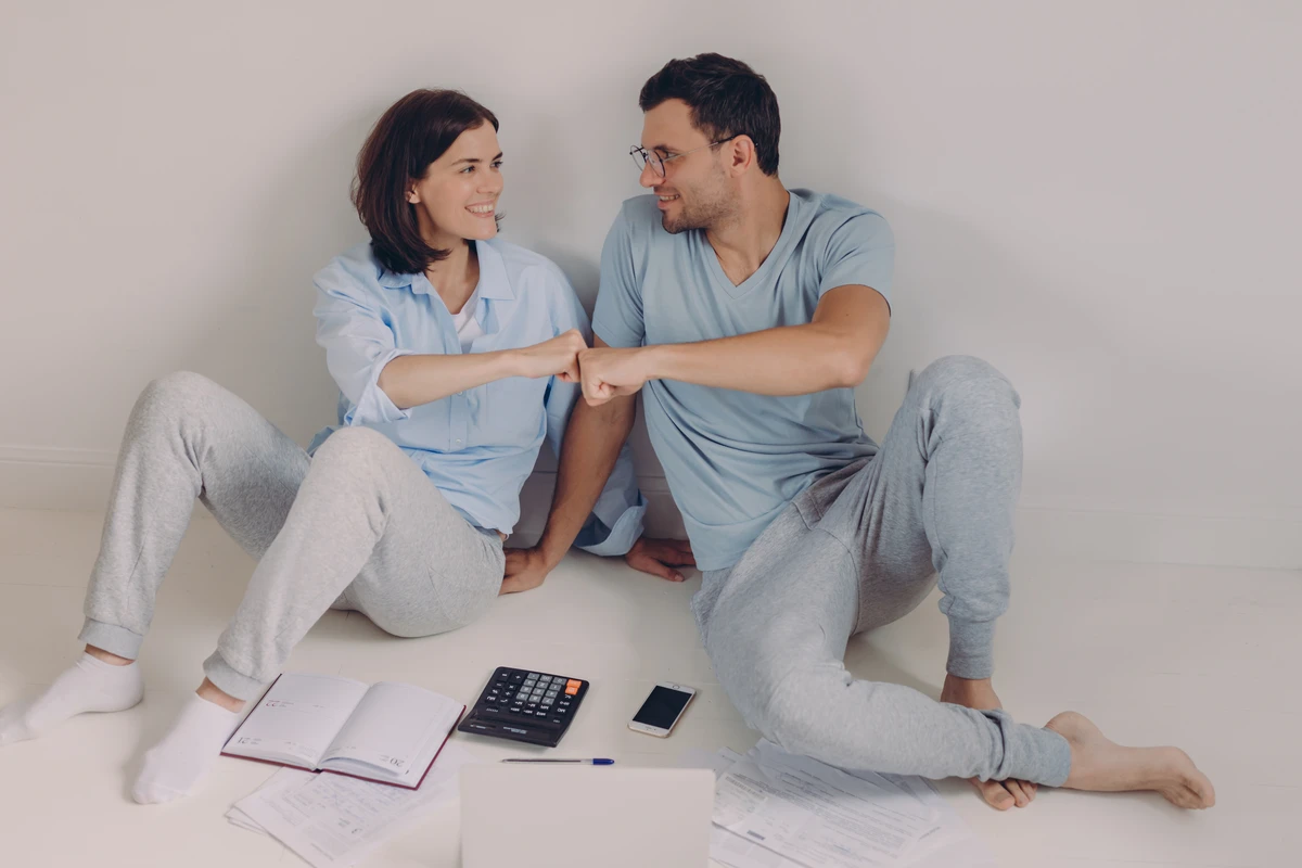 Financial Boundaries in Relationships: Love Without Losing Leverage