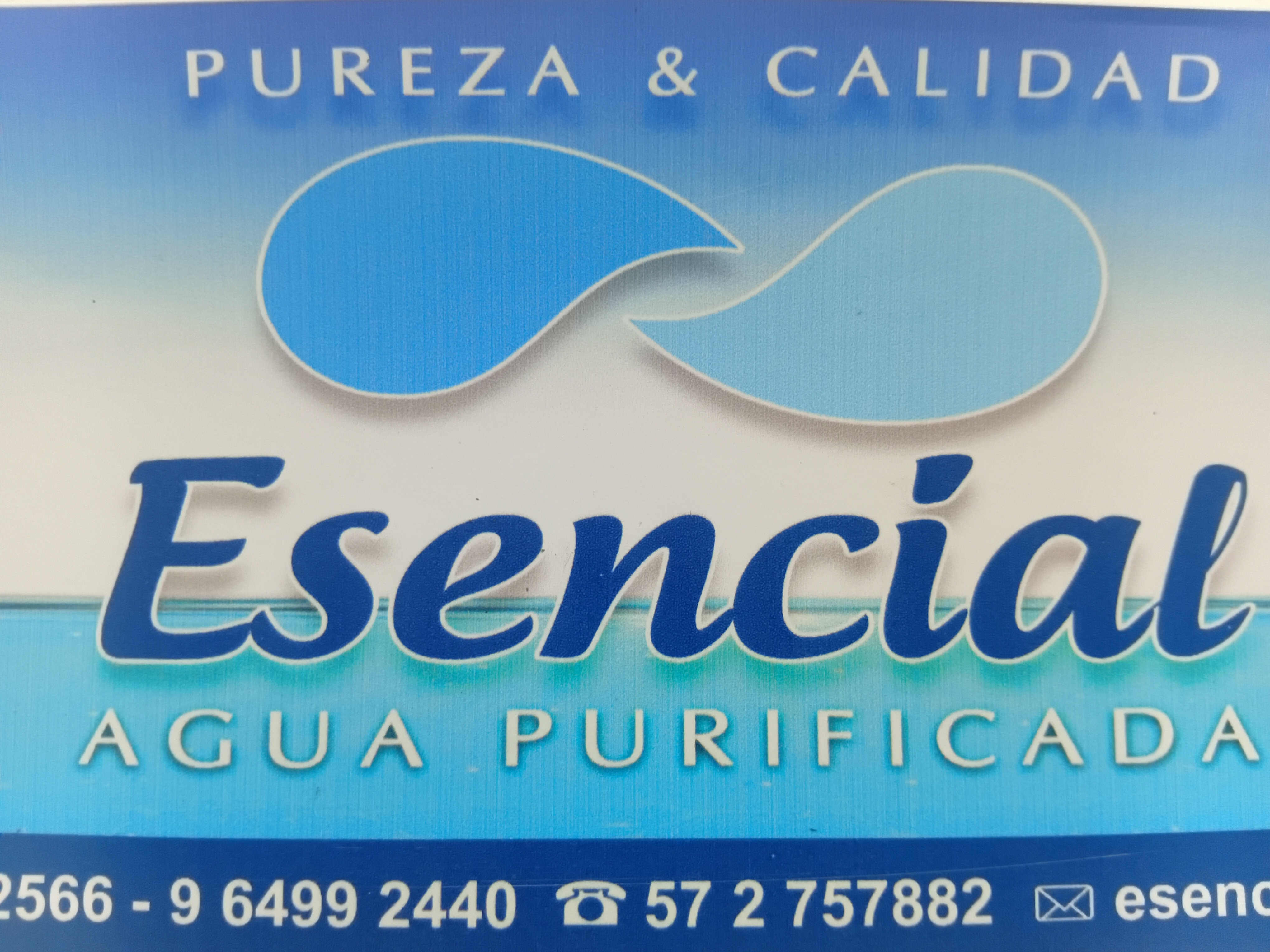 Logo Agua Esencial