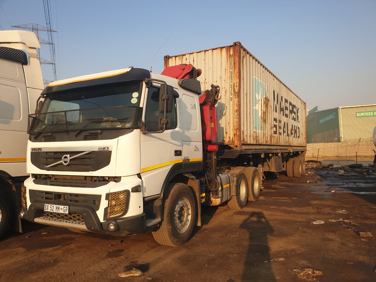 Selling containers conversion A.B.C grades from 25 000rands 6mtrs 30 000 12mtrs