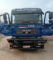 Man 15t curtainside photo 2