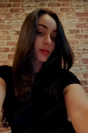 Ofer doar deplasări sau web show - escortă în Sinaia