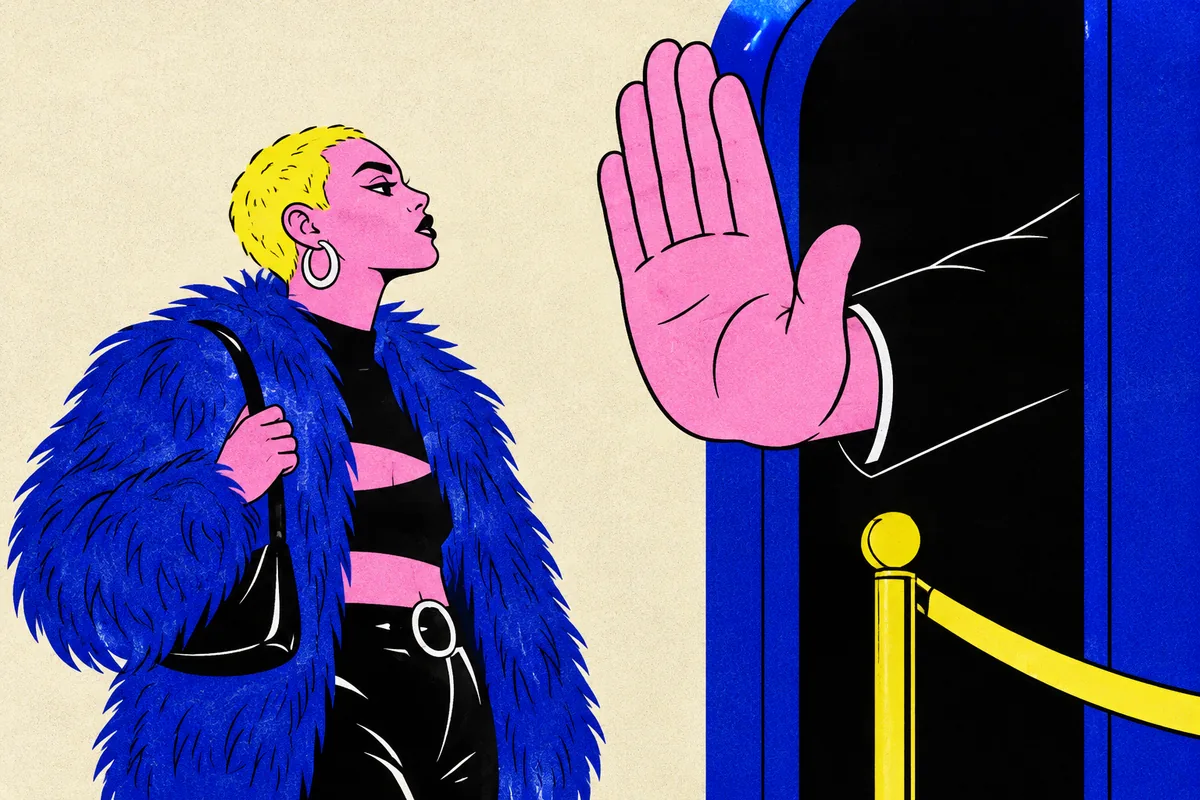 Illustration af en klubgæst i blåt outfit, der mødes af en stor stophånd ved klubdøren.