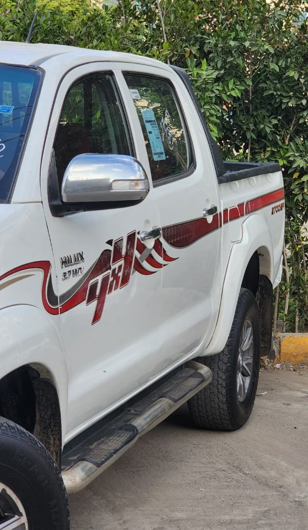 للبيع هيلوكس 2013 - 1