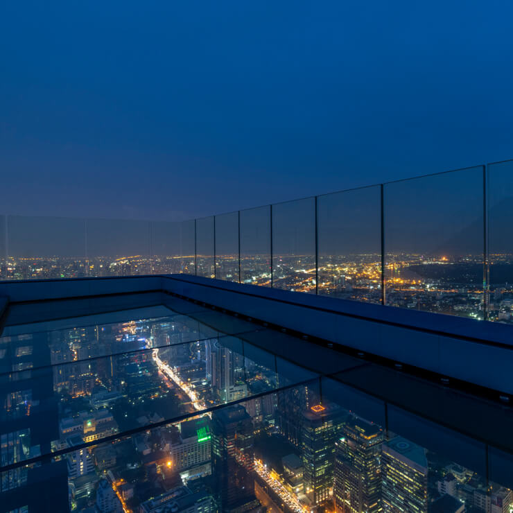 glass-skywalk-night-view