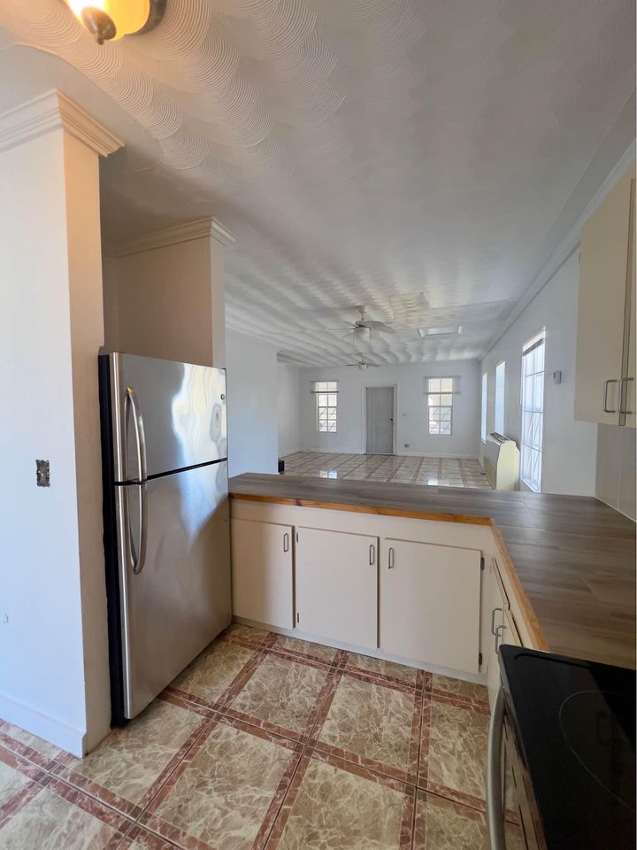 LEEWARD EAST TOWN HOUSE FOR RENT photo 2