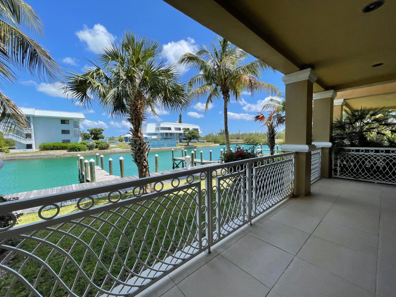 SUFFOLK COURT CONDOMINIUM photo 2