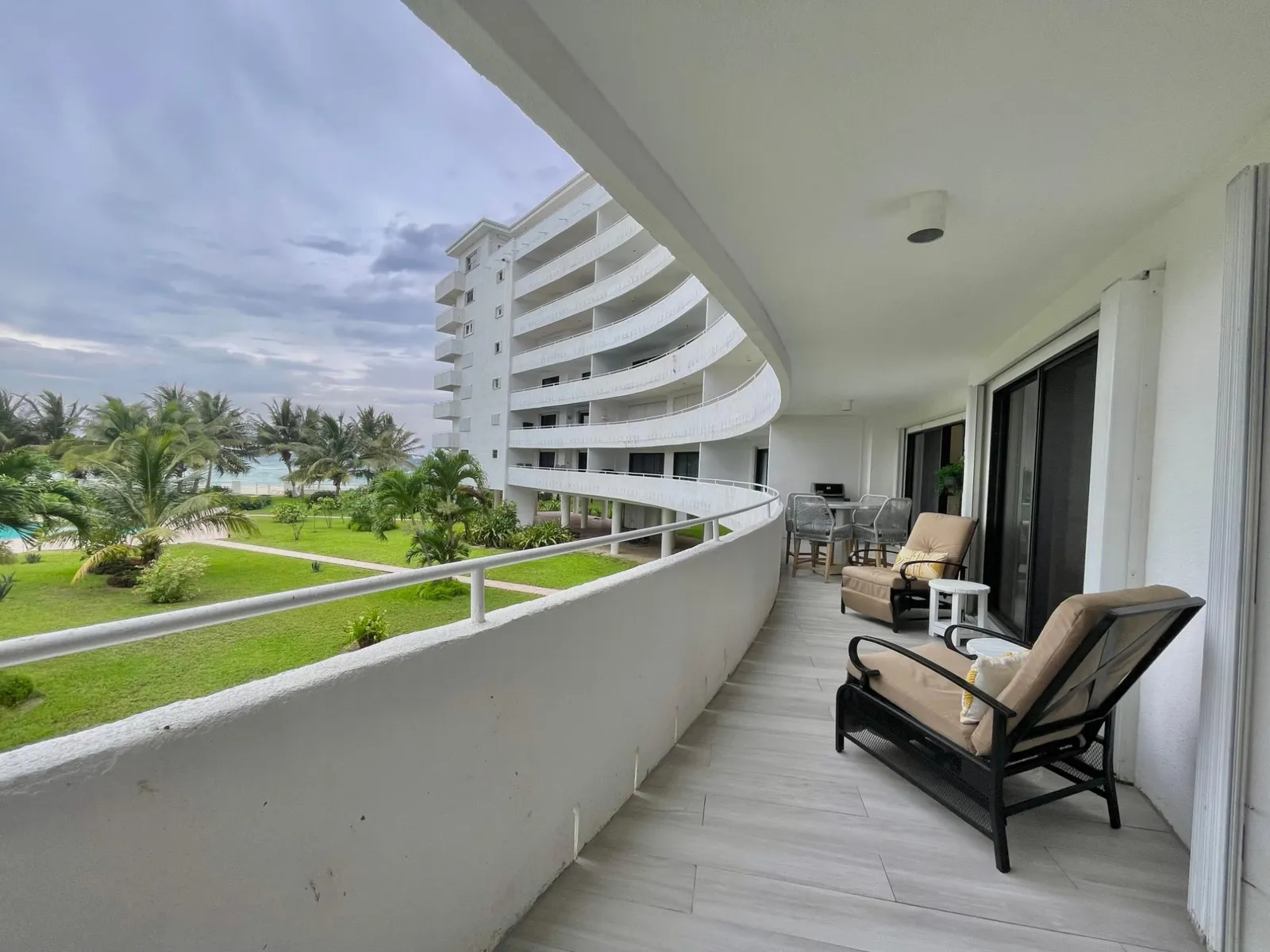 25 Silver Point