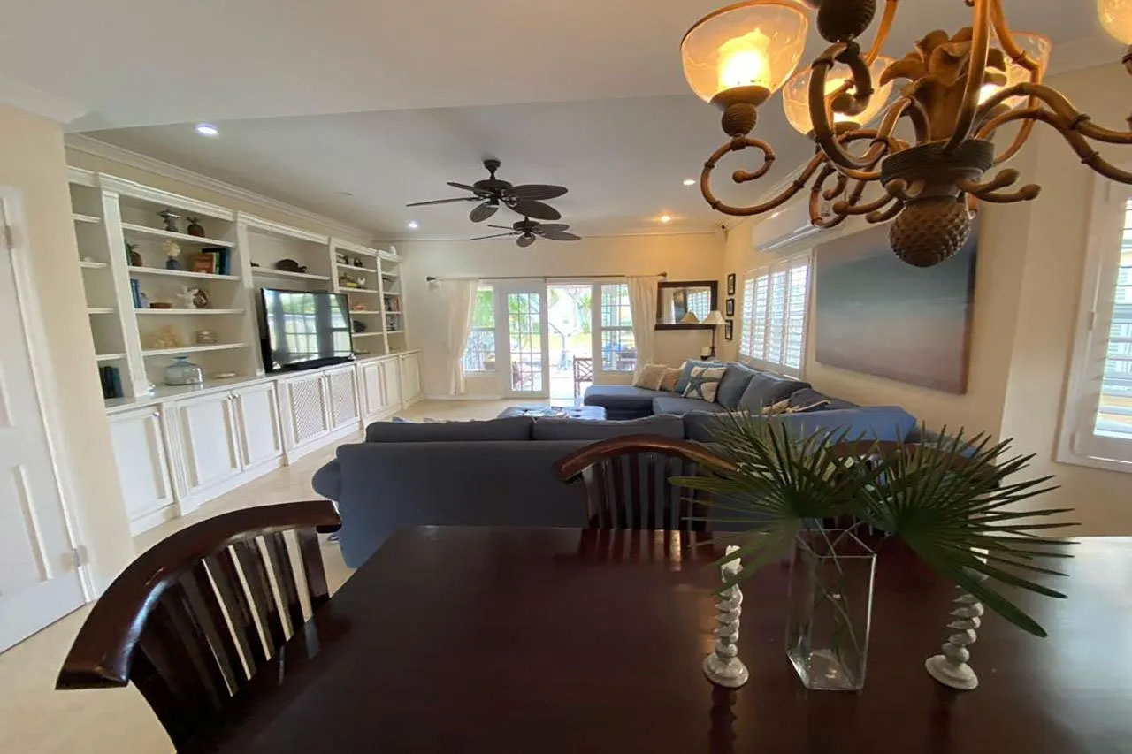 190 SANDYPORT DRIVE photo 2