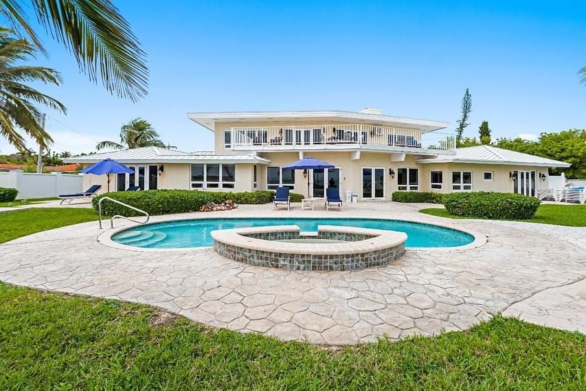 29 Seagrape Lane Beachfront photo 2