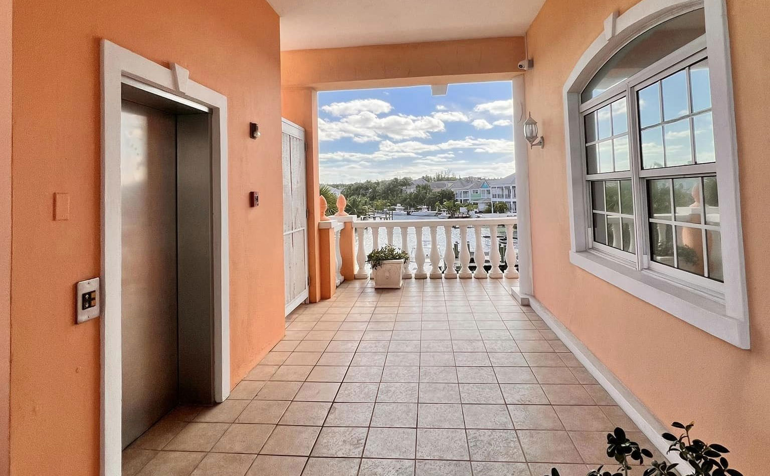 SANDYPORT COMMERCIAL OFFICE