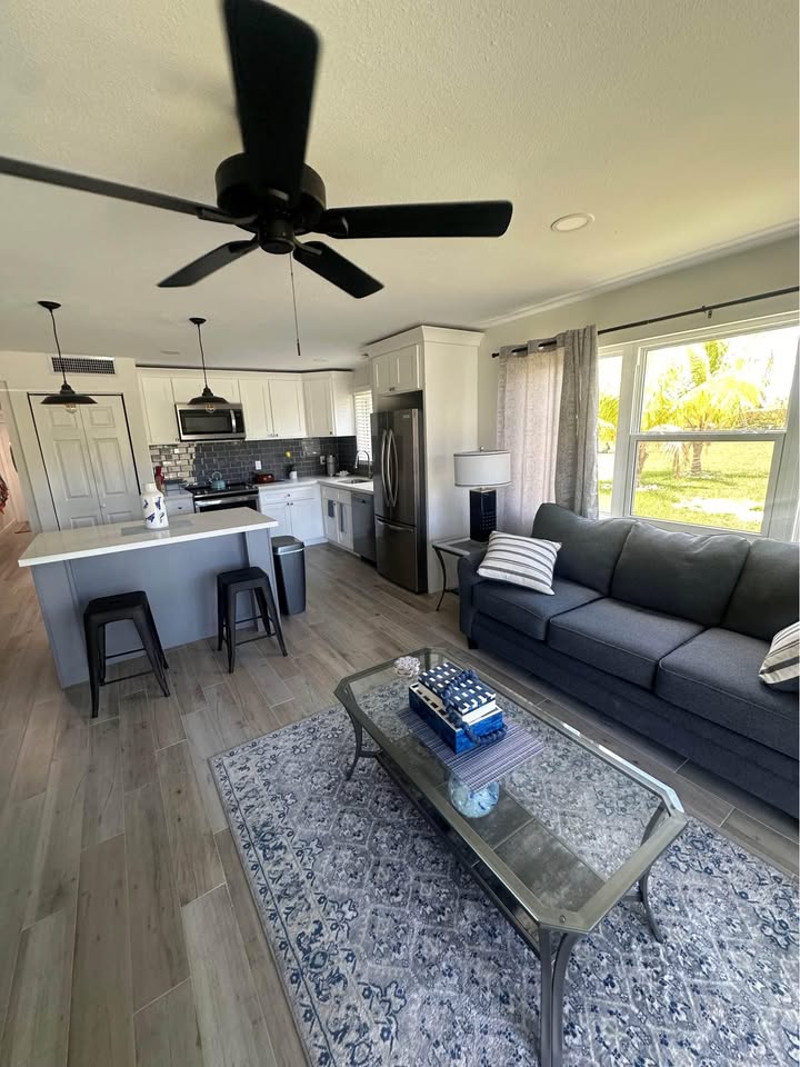 One Bed Banana Bay Canal