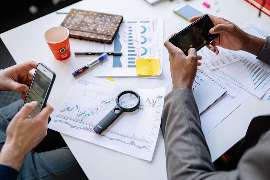 Featured image for How to Research Your Mobile App Competitors the Right Way