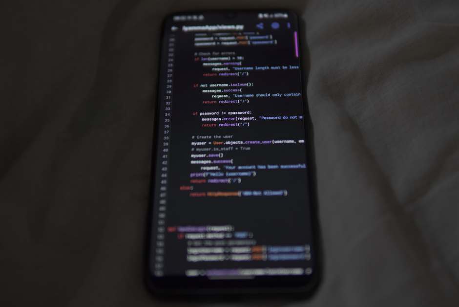 Featured image for How to Build a Mobile App With No Coding Experience