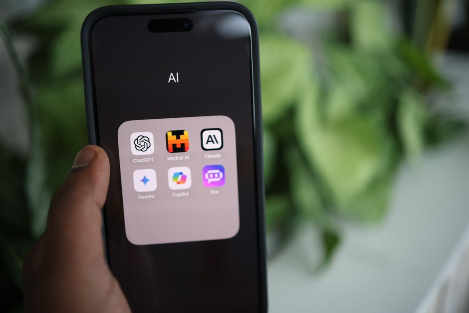 Featured image for How to Use AI Tools to Build a Mobile App Faster