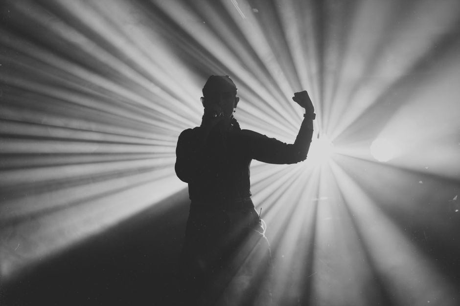 Featured image for The Impact of High-Energy Performances: Elevating Artist Identity