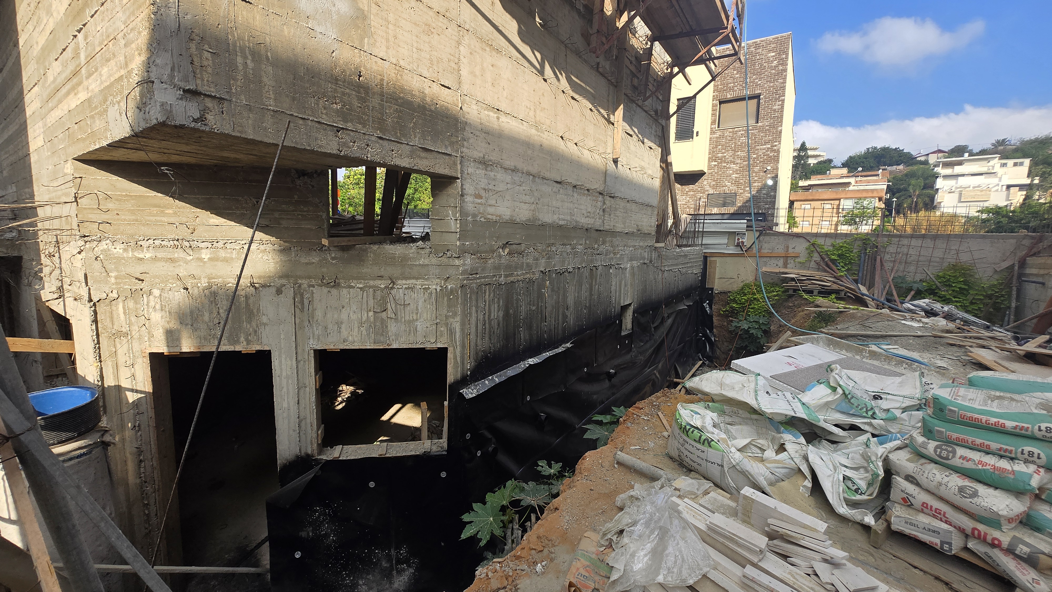 איטום והגנה מושלמת – כל הדרך למבנה אטום ואיכותי!