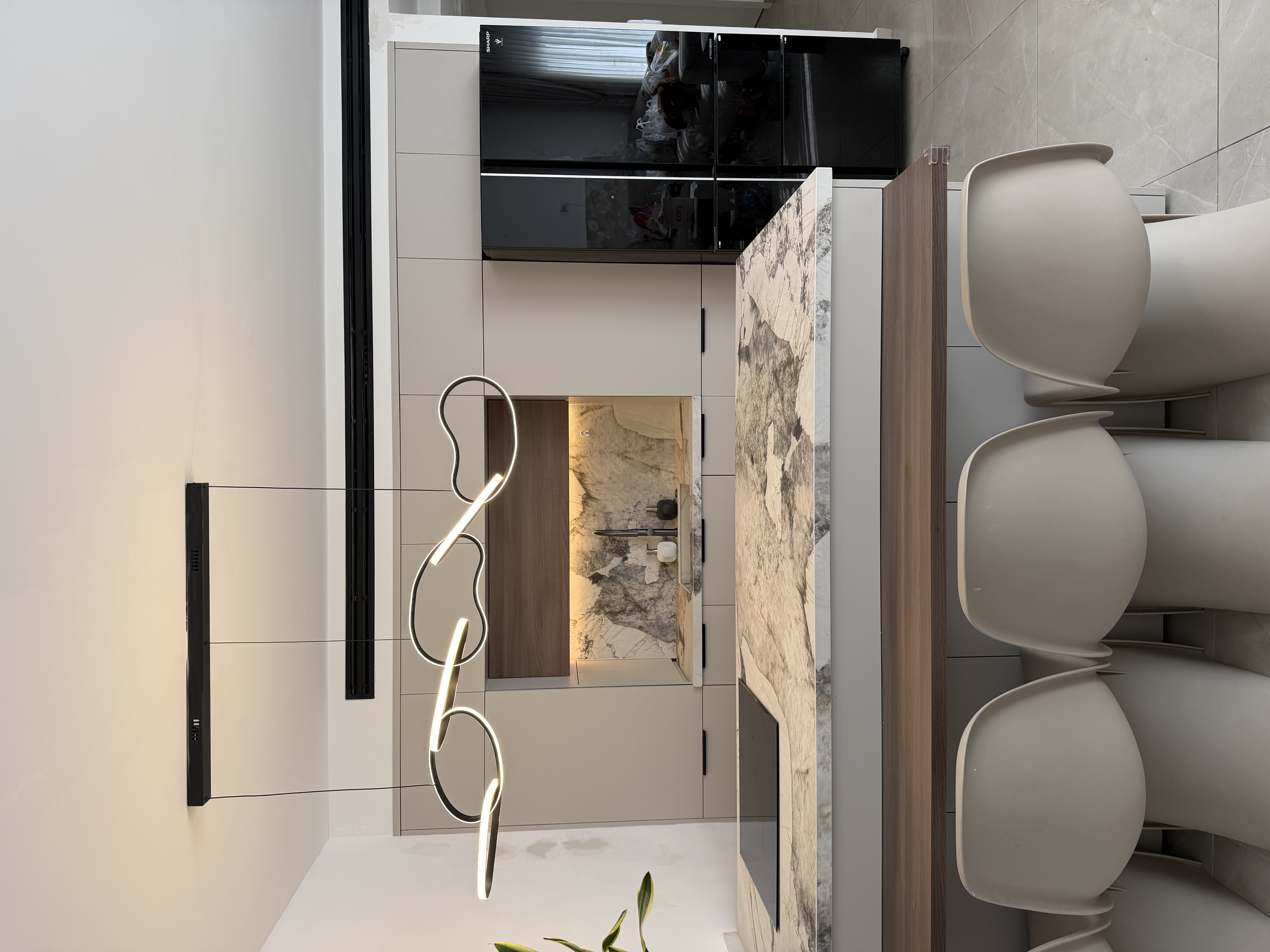 הלב הפועם של הבית: עיצוב מטבח שלא משאיר אף אחד אדיש